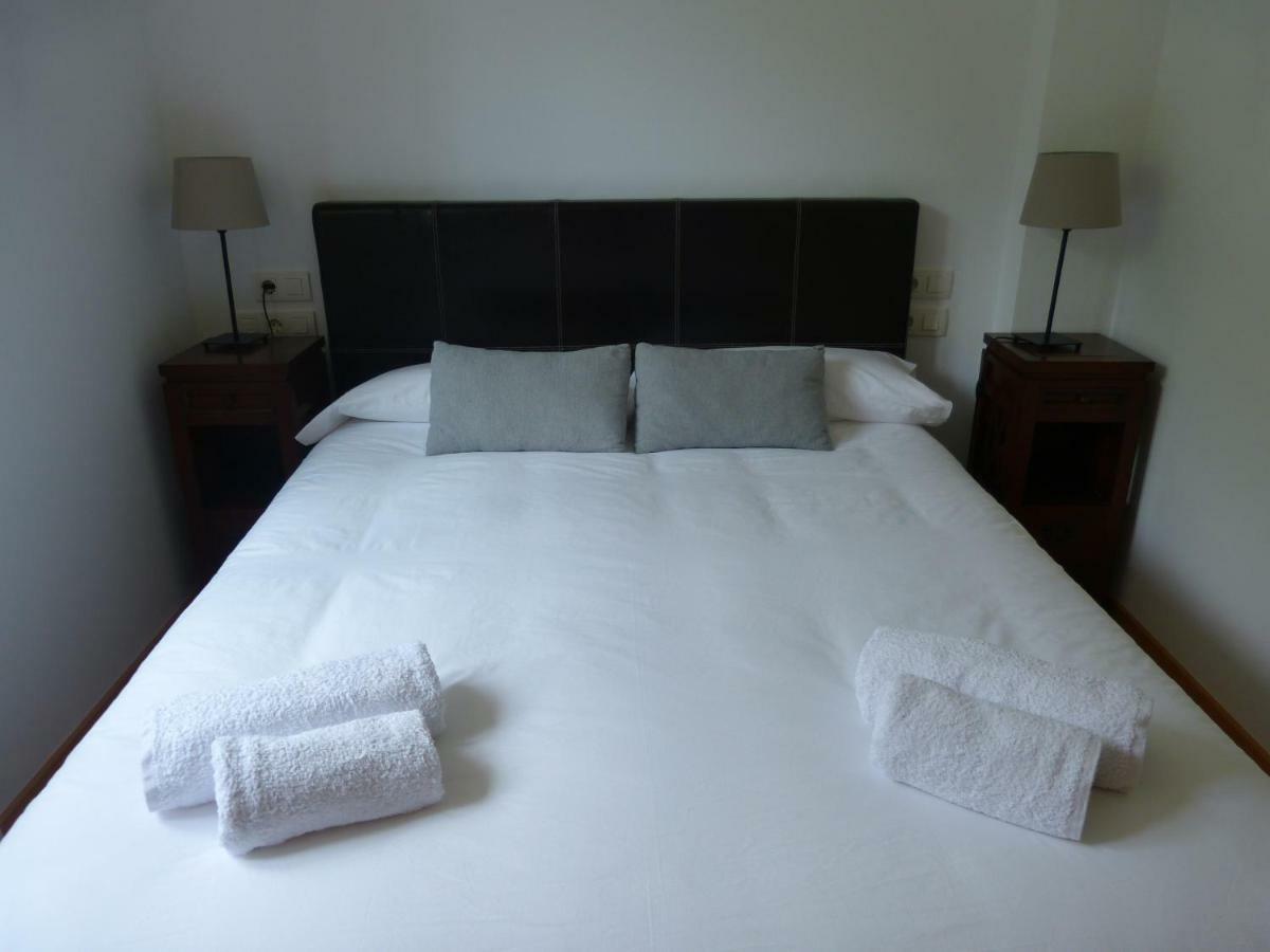 Apartament Hug Roger Valencia D'Aneu Exterior photo